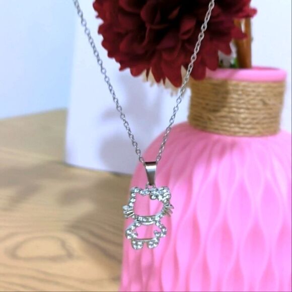 Elegant kitty charm necklace - Picture 3 of 6